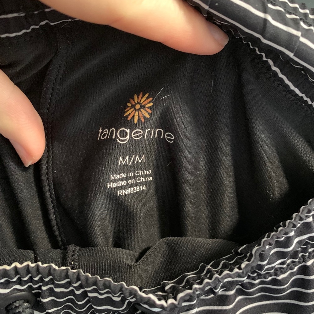 Shorts - Picture 3 of 3